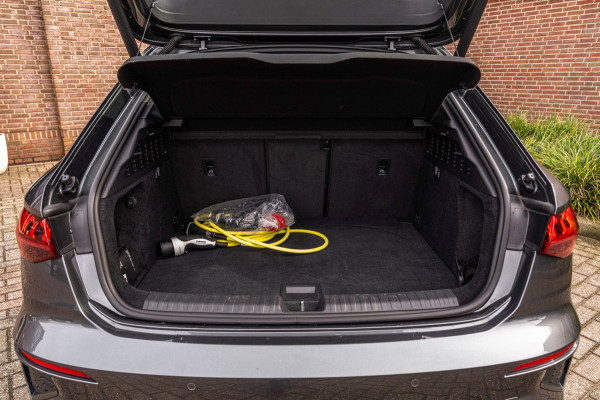 Audi A3 Sportback 40 TFSI e S Edition 204 PK S-Line ACC Ambiance Camera Keyless Elek.Klep 18''