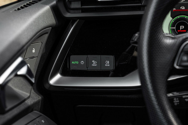 Audi A3 Sportback 40 TFSI e S Edition 204 PK S-Line ACC Ambiance Camera Keyless Elek.Klep 18''