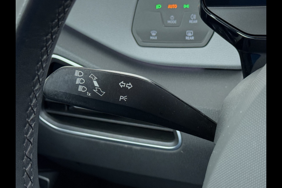Volkswagen ID.3 Pro 62kWh SOH 91% Adaptive Cruise Navi-Pro Ecc Apple Carplay Android Auto Stoel+Stuurverwarming Led Pdc Lmv 18" Keyless start Rijstrooksensor Comfort Pakket Style Interieur Pakket Bluetooth Draadloze telefoonlader DAB 1e Eigenaar Origineel Nederlandse Auto