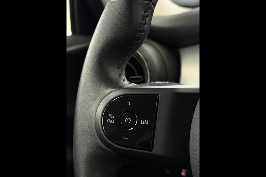 MINI Cooper 1.5 Camden CarPlay Camera