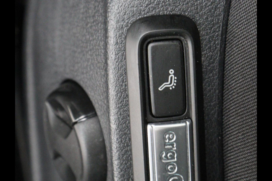 Volkswagen Passat 1.4 TSI PHEV GTE | Stoelverwarming | Trekhaak | Massage | 360 Camera | Stuurverwarming | Adaptive cruise | Matrix LED | Carplay | Navigatie | Parkeerhulp | Plug In