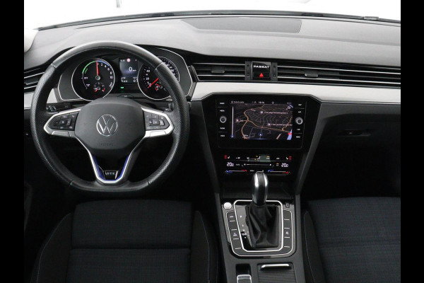 Volkswagen Passat 1.4 TSI PHEV GTE | Stoelverwarming | Trekhaak | Massage | 360 Camera | Stuurverwarming | Adaptive cruise | Matrix LED | Carplay | Navigatie | Parkeerhulp | Plug In