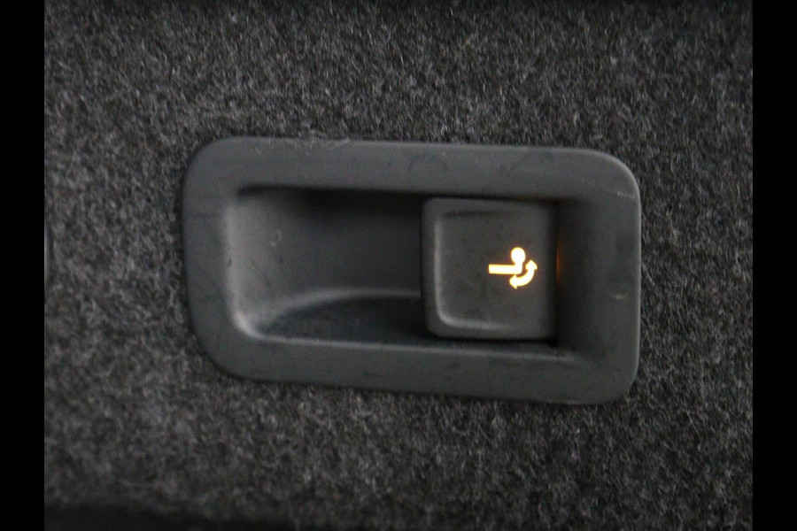 Volkswagen Passat 1.4 TSI PHEV GTE | Stoelverwarming | Trekhaak | Massage | 360 Camera | Stuurverwarming | Adaptive cruise | Matrix LED | Carplay | Navigatie | Parkeerhulp | Plug In