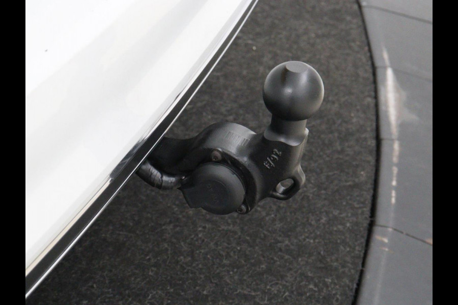 Volkswagen Passat 1.4 TSI PHEV GTE | Stoelverwarming | Trekhaak | Massage | 360 Camera | Stuurverwarming | Adaptive cruise | Matrix LED | Carplay | Navigatie | Parkeerhulp | Plug In