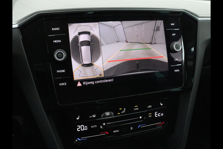 Volkswagen Passat 1.4 TSI PHEV GTE | Stoelverwarming | Trekhaak | Massage | 360 Camera | Stuurverwarming | Adaptive cruise | Matrix LED | Carplay | Navigatie | Parkeerhulp | Plug In