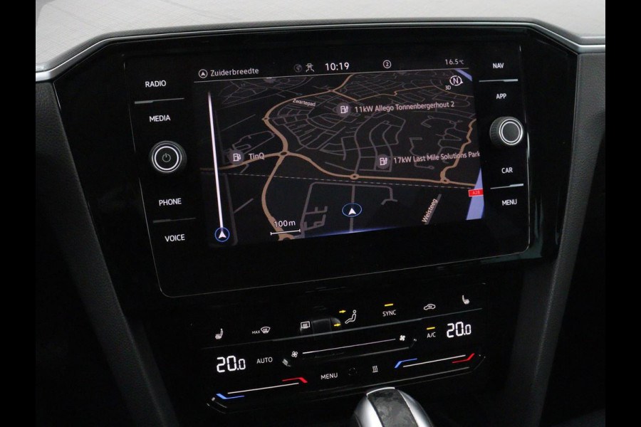 Volkswagen Passat 1.4 TSI PHEV GTE | Stoelverwarming | Trekhaak | Massage | 360 Camera | Stuurverwarming | Adaptive cruise | Matrix LED | Carplay | Navigatie | Parkeerhulp | Plug In