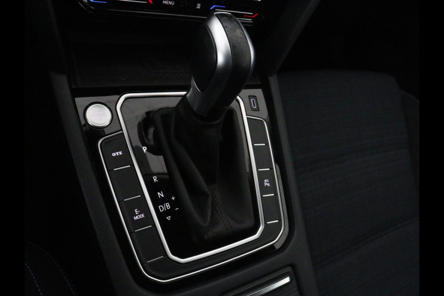 Volkswagen Passat 1.4 TSI PHEV GTE | Stoelverwarming | Trekhaak | Massage | 360 Camera | Stuurverwarming | Adaptive cruise | Matrix LED | Carplay | Navigatie | Parkeerhulp | Plug In