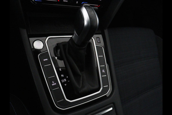 Volkswagen Passat 1.4 TSI PHEV GTE | Stoelverwarming | Trekhaak | Massage | 360 Camera | Stuurverwarming | Adaptive cruise | Matrix LED | Carplay | Navigatie | Parkeerhulp | Plug In
