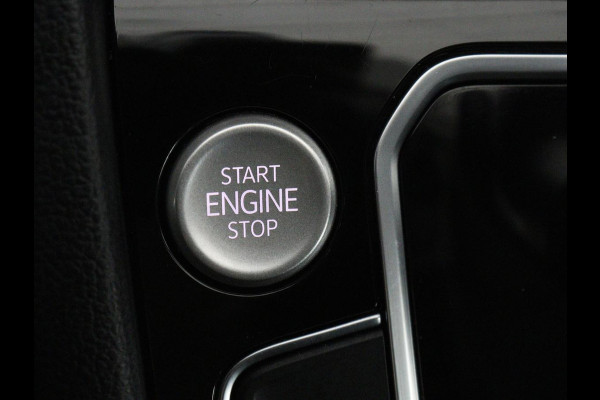 Volkswagen Passat 1.4 TSI PHEV GTE | Stoelverwarming | Trekhaak | Massage | 360 Camera | Stuurverwarming | Adaptive cruise | Matrix LED | Carplay | Navigatie | Parkeerhulp | Plug In