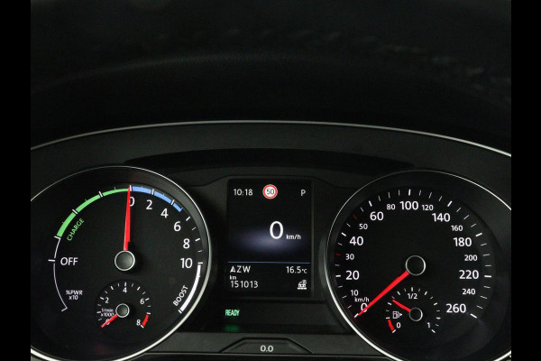 Volkswagen Passat 1.4 TSI PHEV GTE | Stoelverwarming | Trekhaak | Massage | 360 Camera | Stuurverwarming | Adaptive cruise | Matrix LED | Carplay | Navigatie | Parkeerhulp | Plug In