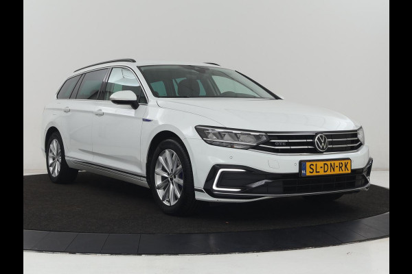 Volkswagen Passat 1.4 TSI PHEV GTE | Stoelverwarming | Trekhaak | Massage | 360 Camera | Stuurverwarming | Adaptive cruise | Matrix LED | Carplay | Navigatie | Parkeerhulp | Plug In