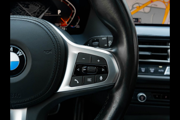 BMW 1-serie 118i M-Sport - Pano - Harman Kardon - Stoelverwarming