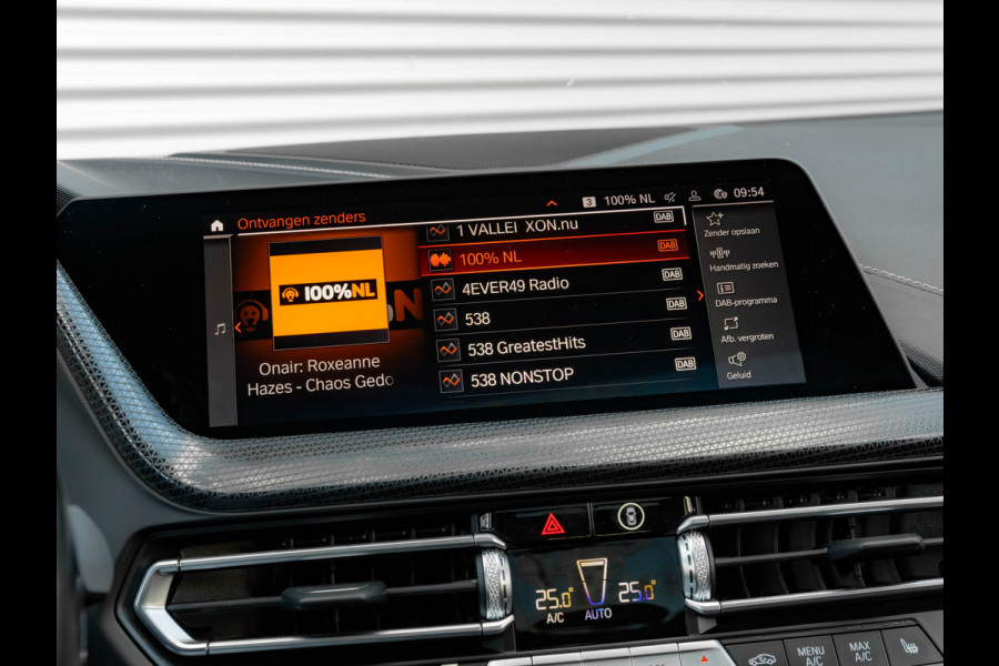 BMW 1-serie 118i M-Sport - Pano - Harman Kardon - Stoelverwarming