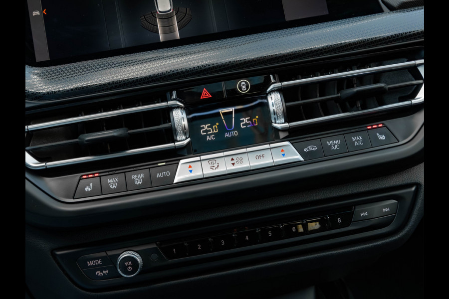 BMW 1-serie 118i M-Sport - Pano - Harman Kardon - Stoelverwarming