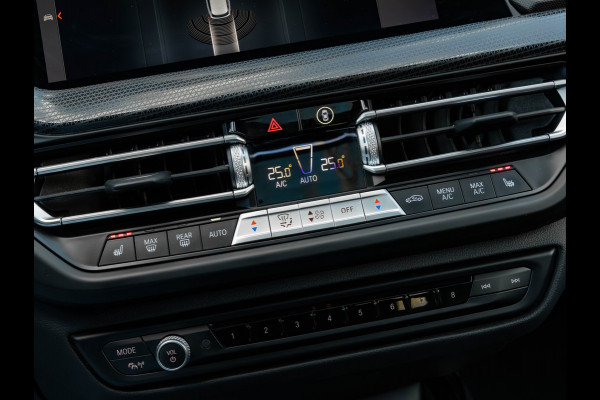 BMW 1-serie 118i M-Sport - Pano - Harman Kardon - Stoelverwarming