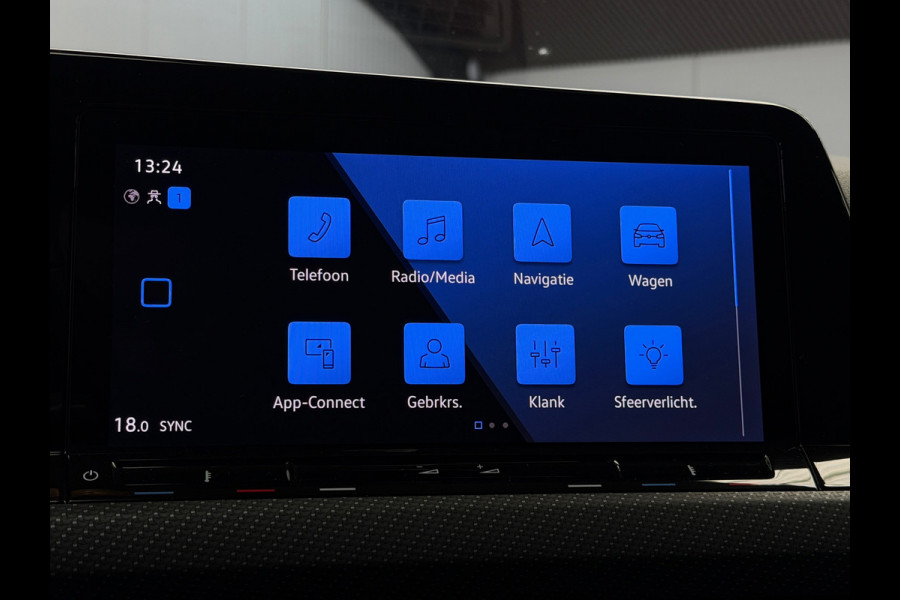 Volkswagen Golf 1.5 eTSI 3x R-Line CarPlay Camera