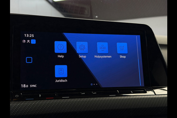Volkswagen Golf 1.5 eTSI 3x R-Line CarPlay Camera