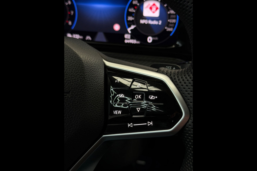 Volkswagen Golf 1.5 eTSI 3x R-Line CarPlay Camera