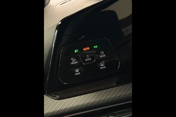 Volkswagen Golf 1.5 eTSI 3x R-Line CarPlay Camera