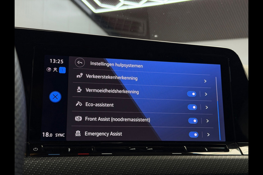 Volkswagen Golf 1.5 eTSI 3x R-Line CarPlay Camera