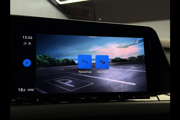 Volkswagen Golf 1.5 eTSI 3x R-Line CarPlay Camera