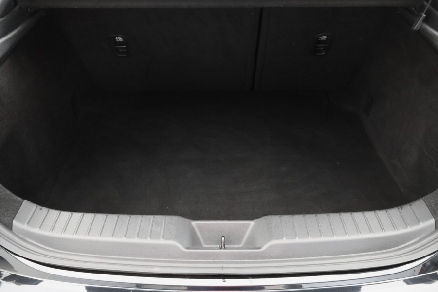 Mazda 3 2.0 e-SkyActiv-X M Hybrid 186 Comfort Camera, Head-Up, ACC, Apple Carplay, Stuur-/Stoelverw., Trekhaak