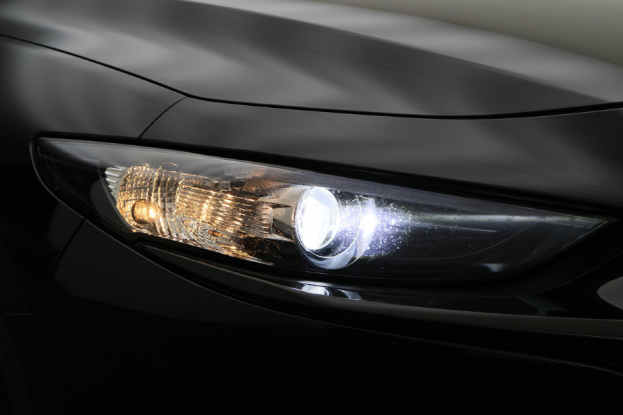 Mazda 3 2.0 e-SkyActiv-X M Hybrid 186 Comfort Camera, Head-Up, ACC, Apple Carplay, Stuur-/Stoelverw., Trekhaak