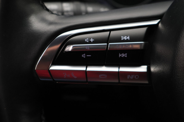 Mazda 3 2.0 e-SkyActiv-X M Hybrid 186 Comfort Camera, Head-Up, ACC, Apple Carplay, Stuur-/Stoelverw., Trekhaak