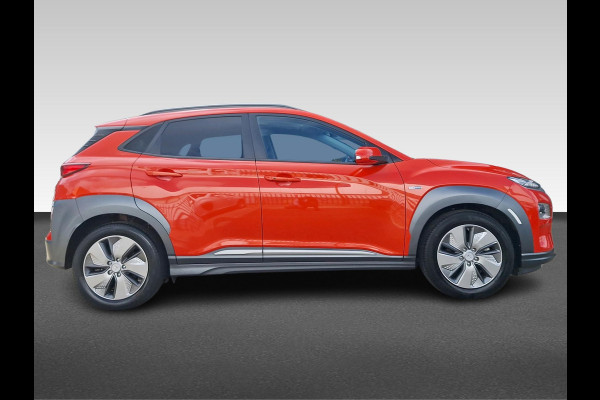Hyundai Kona EV Premium 64 kWh Incl. Elektrisch verstelbare stoelen | Elektrisch bedienbare achterklep | Warmtepomp