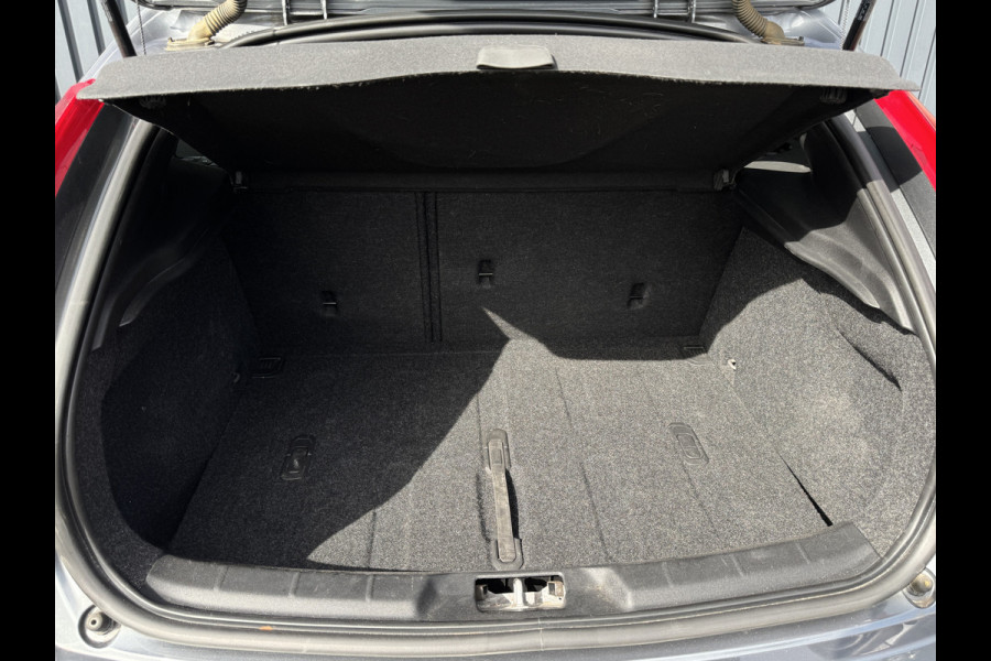 Volvo V40 1.5 T3 R-Design Prijs Rijklaar!!