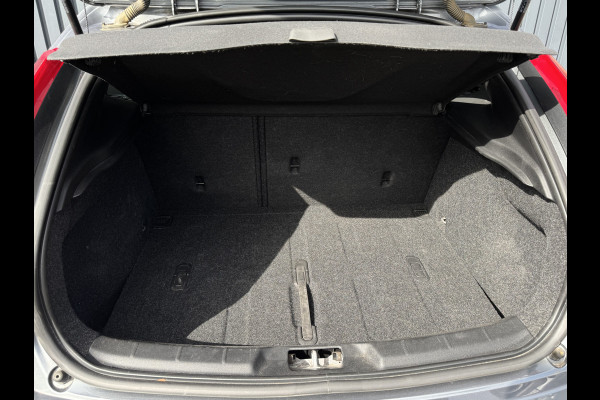 Volvo V40 1.5 T3 R-Design Prijs Rijklaar!!