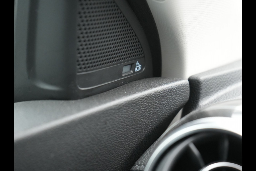 MG EHS 1.5 TGDI Luxury PHEV 258pk Dealer O.H | Panodak | Adaptive Cruise | 360 Camera | Sfeerverlichting | Lederen Sportstoelen Verwarmd | Apple Carplay | Keyless | LED Koplampen | Virtual | Navigatie | DAB | Plug In Hybrid |