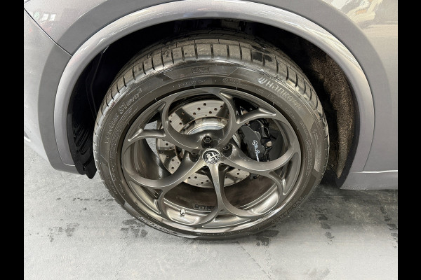 Alfa Romeo Stelvio 2.9 V6 AWD Quadrifoglio | Pano | 20" | Alcantara | Carbon | Dealeronderhouden