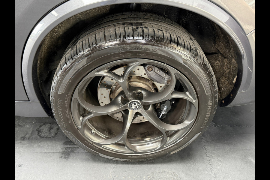 Alfa Romeo Stelvio 2.9 V6 AWD Quadrifoglio | Pano | 20" | Alcantara | Carbon | Dealeronderhouden