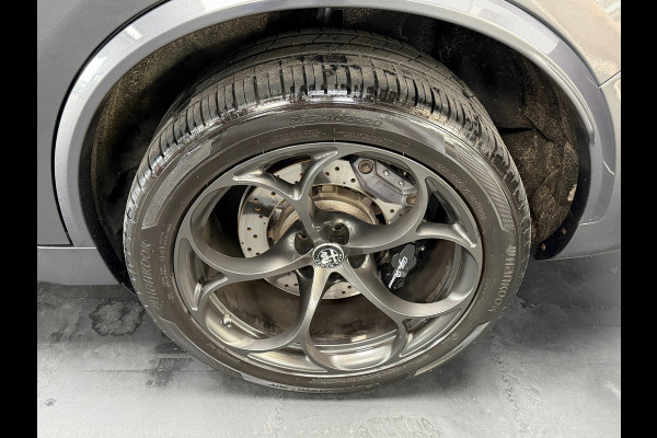 Alfa Romeo Stelvio 2.9 V6 AWD Quadrifoglio | Pano | 20" | Alcantara | Carbon | Dealeronderhouden