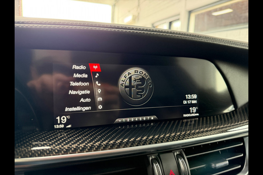 Alfa Romeo Stelvio 2.9 V6 AWD Quadrifoglio | Pano | 20" | Alcantara | Carbon | Dealeronderhouden