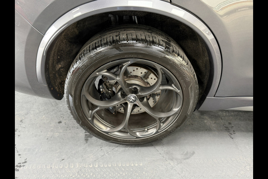 Alfa Romeo Stelvio 2.9 V6 AWD Quadrifoglio | Pano | 20" | Alcantara | Carbon | Dealeronderhouden