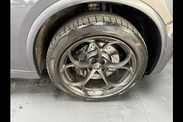 Alfa Romeo Stelvio 2.9 V6 AWD Quadrifoglio | Pano | 20" | Alcantara | Carbon | Dealeronderhouden