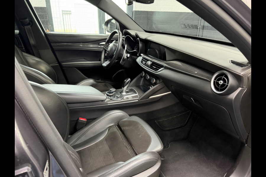 Alfa Romeo Stelvio 2.9 V6 AWD Quadrifoglio | Pano | 20" | Alcantara | Carbon | Dealeronderhouden