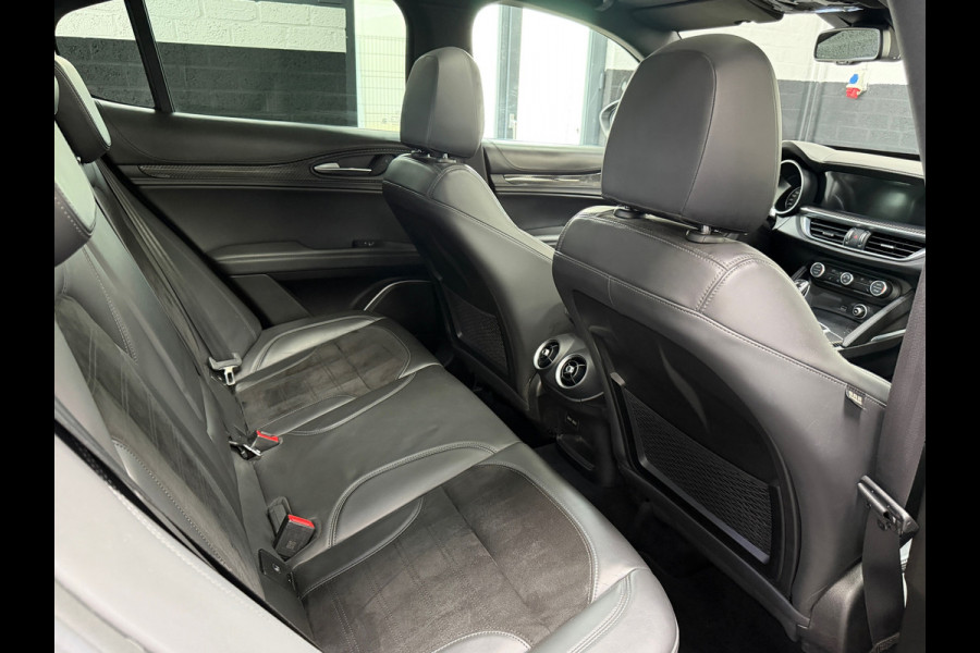 Alfa Romeo Stelvio 2.9 V6 AWD Quadrifoglio | Pano | 20" | Alcantara | Carbon | Dealeronderhouden