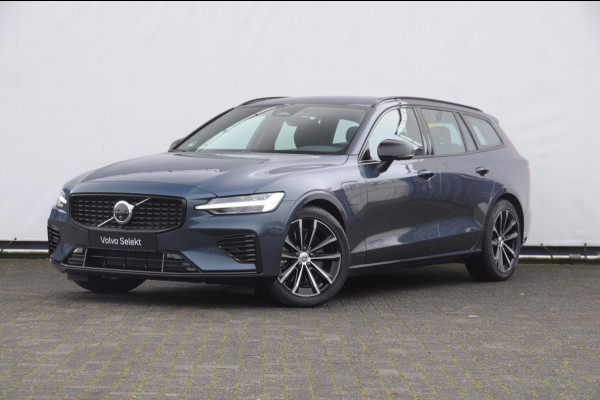 Volvo V60 T6 350PK Automaat AWD Plus Dark / Adaptive cruise control / Elektrische stoelen / Harman Kardon audio / Trekhaak / Pilot assist / BLIS / Stoel en stuur verwarming / Elektrische achterklep / Parkeersensoren met 360 camera / Google infotainment