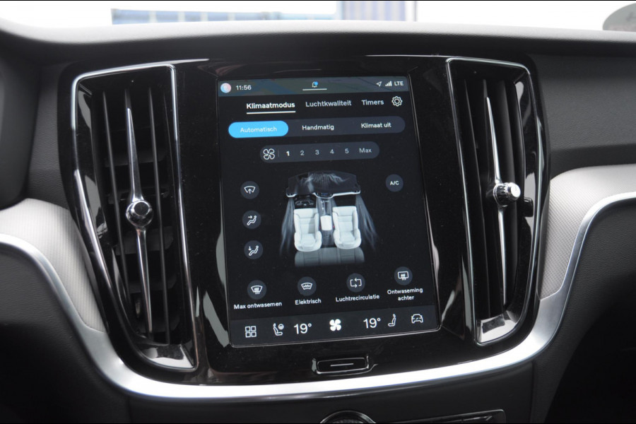 Volvo V60 T6 350PK Automaat AWD Plus Dark / Adaptive cruise control / Elektrische stoelen / Harman Kardon audio / Trekhaak / Pilot assist / BLIS / Stoel en stuur verwarming / Elektrische achterklep / Parkeersensoren met 360 camera / Google infotainment