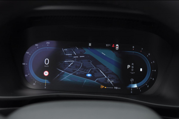 Volvo XC40 B3 177PK Automaat Plus Black Edition / Adaptive cruise control / Elektrische stoelen / Harman Kardon audio / Pilot assist / BLIS / Stoel en stuur verwarming / Elektrische achterklep / Parkeersensoren met camera / Google infotainment