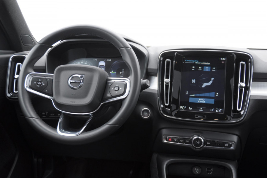Volvo XC40 T4 211PK Automaat Plus Dark /  cruise control / Elektrische stoelen / Harman Kardon audio / Pilot assist / Stoel en stuur verwarming / Elektrische achterklep / Parkeersensoren met camera / Google infotainment