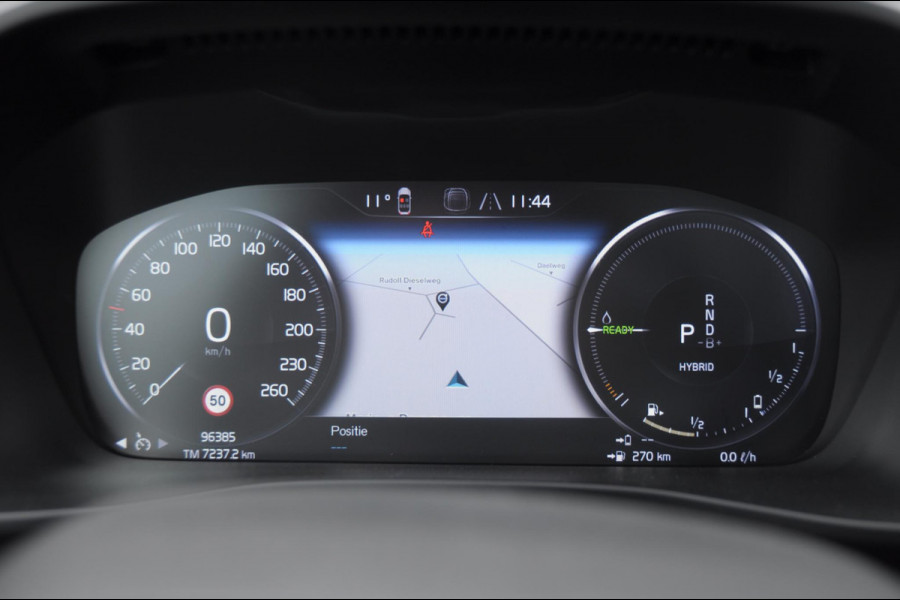 Volvo XC40 T4 211PK Automaat Plus Dark /  cruise control / Elektrische stoelen / Harman Kardon audio / Pilot assist / Stoel en stuur verwarming / Elektrische achterklep / Parkeersensoren met camera / Google infotainment