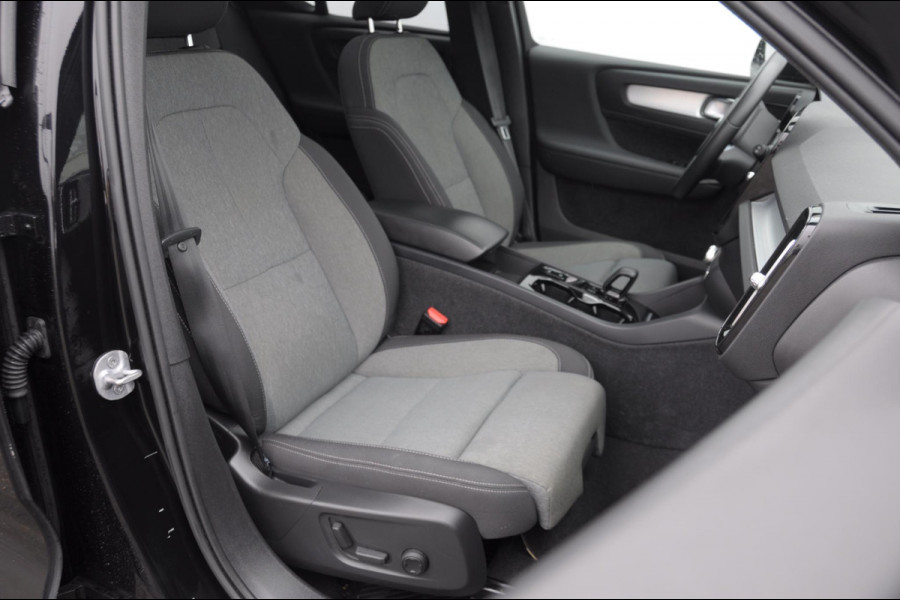 Volvo XC40 T4 211PK Automaat Plus Dark /  cruise control / Elektrische stoelen / Harman Kardon audio / Pilot assist / Stoel en stuur verwarming / Elektrische achterklep / Parkeersensoren met camera / Google infotainment