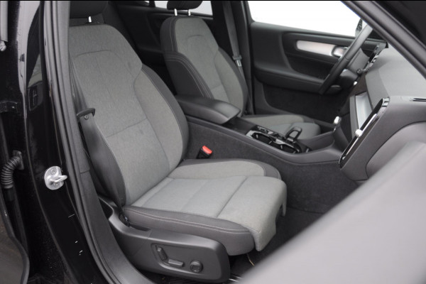 Volvo XC40 T4 211PK Automaat Plus Dark /  cruise control / Elektrische stoelen / Harman Kardon audio / Pilot assist / Stoel en stuur verwarming / Elektrische achterklep / Parkeersensoren met camera / Google infotainment