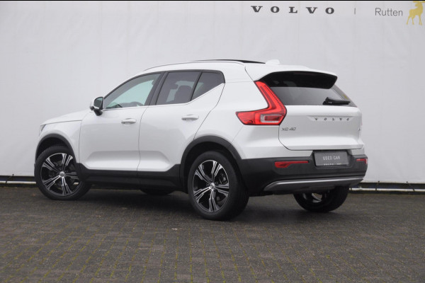 Volvo XC40 B4 211PK Automaat Inscription / Elektrische stoelen met geheugen / Keyless entry / Elektrische achterklep / Harman Kardon audio / Parkeersensoren met camera / stoel - en stuurwielverwarming /