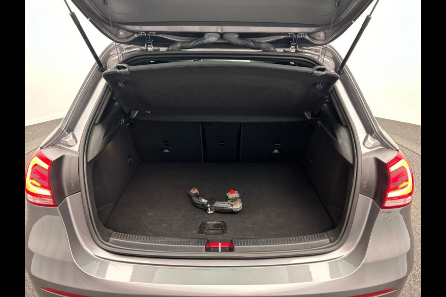 Mercedes-Benz A-Klasse 250 e AMG Line | Pano/Dak | Widescreen | Camera | Origineel NL | Trekhaak