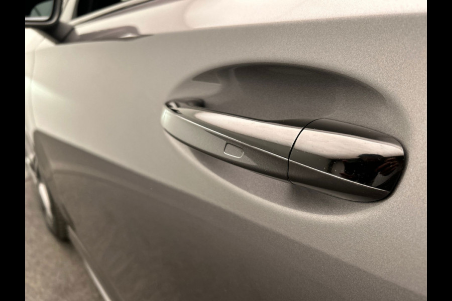 Mercedes-Benz A-Klasse 250 e AMG Line | Pano/Dak | Widescreen | Camera | Origineel NL | Trekhaak